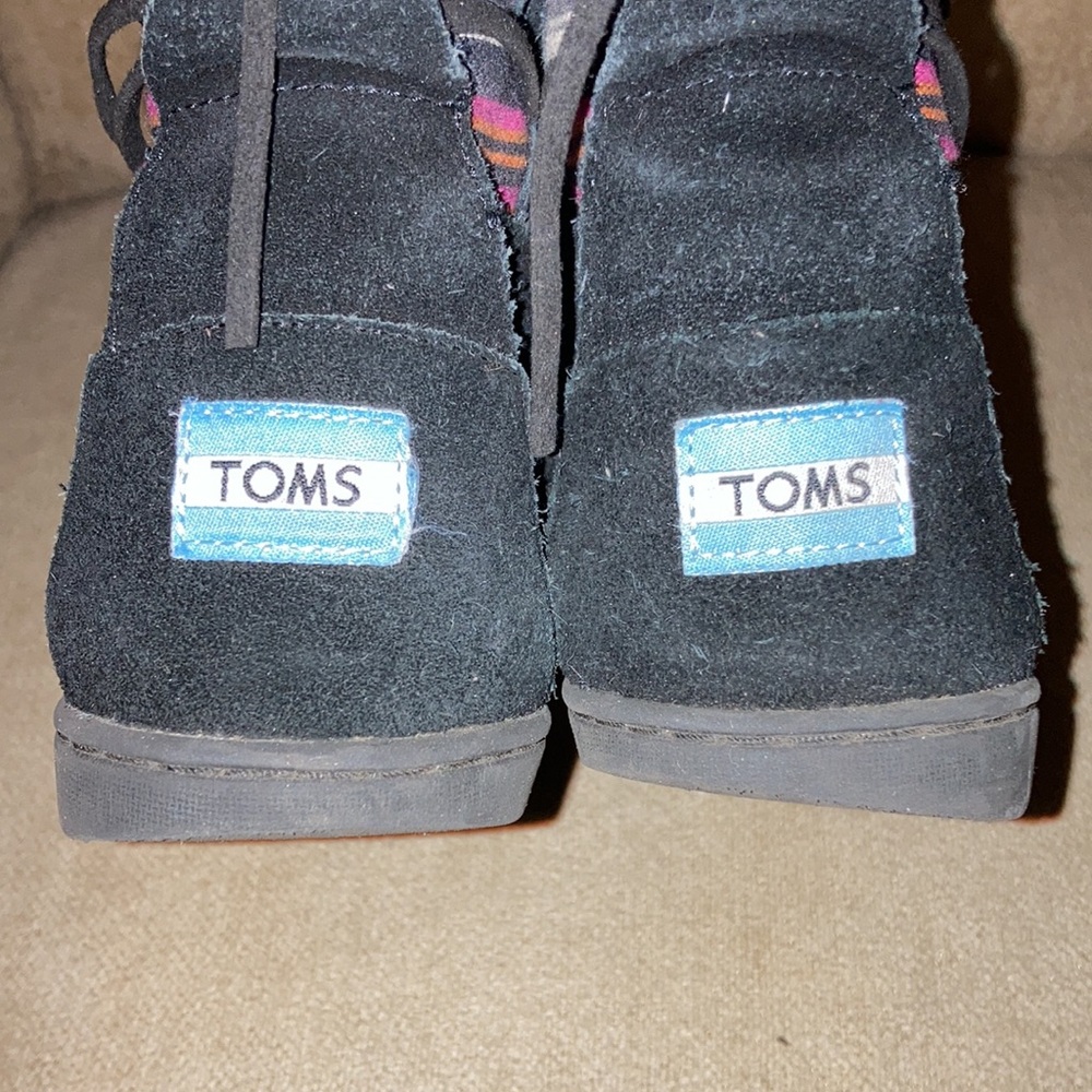 TOMS Big Kids Rubber Sole Faux Fur Lined Suede Zip up Fall Winter Boots Size 4 - Picture 8 of 12